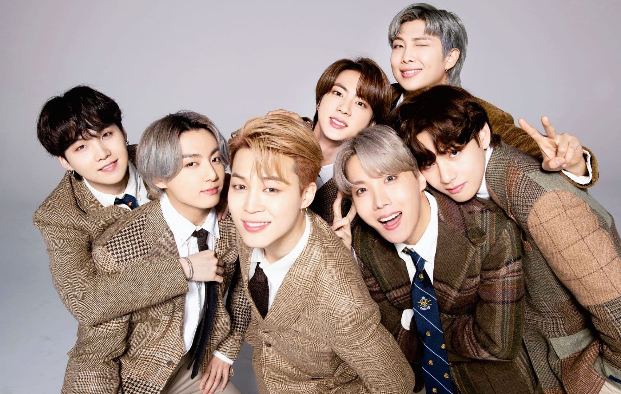 BTS бүрэн бүрэлдэхүүнээрээ дахин нэгдэж comeback-ийн хүлээлт үүсгэв