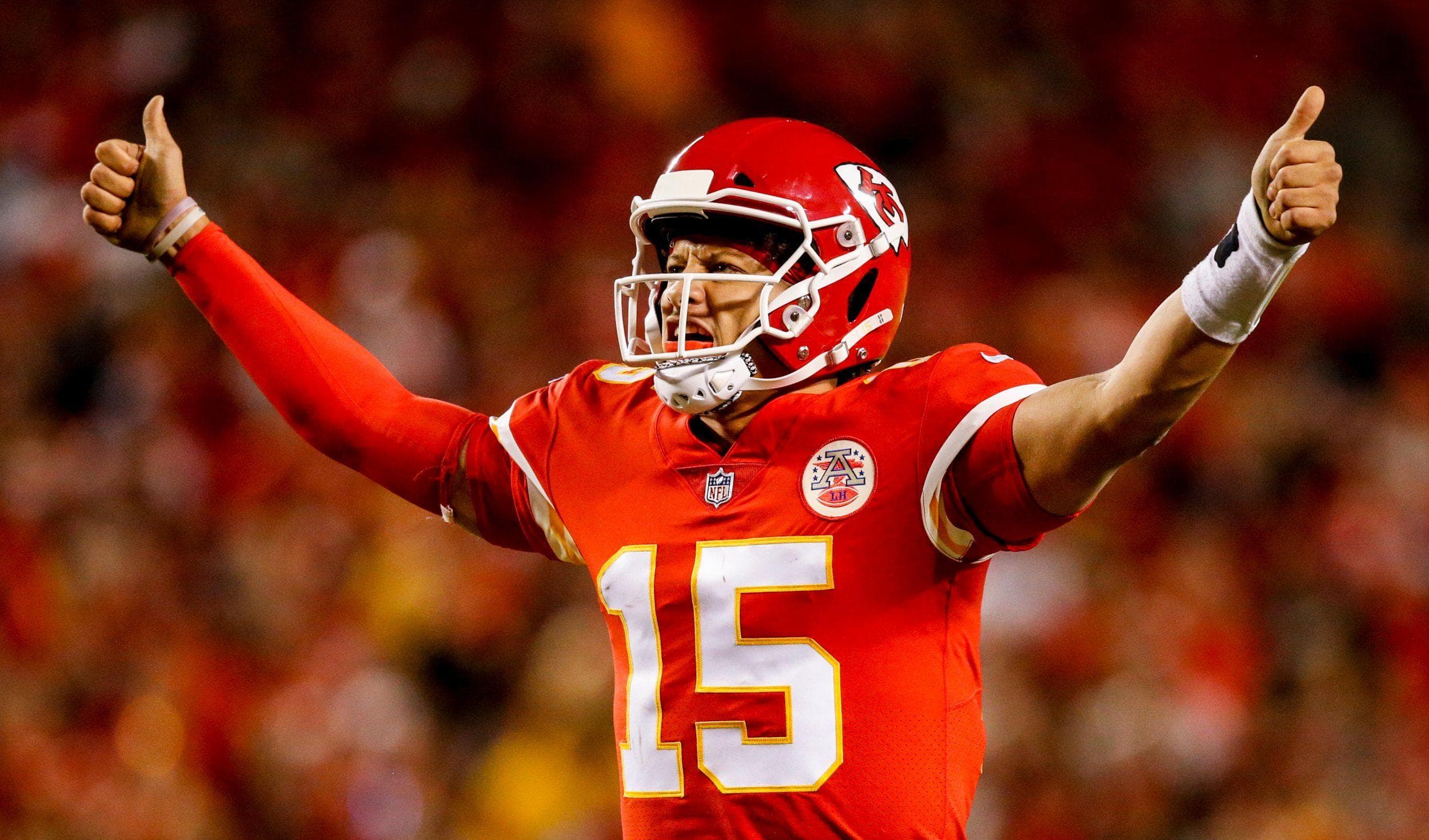 Chiefs oд Patrick Mahomes ACL-тай тоглолтоос гарлаа.