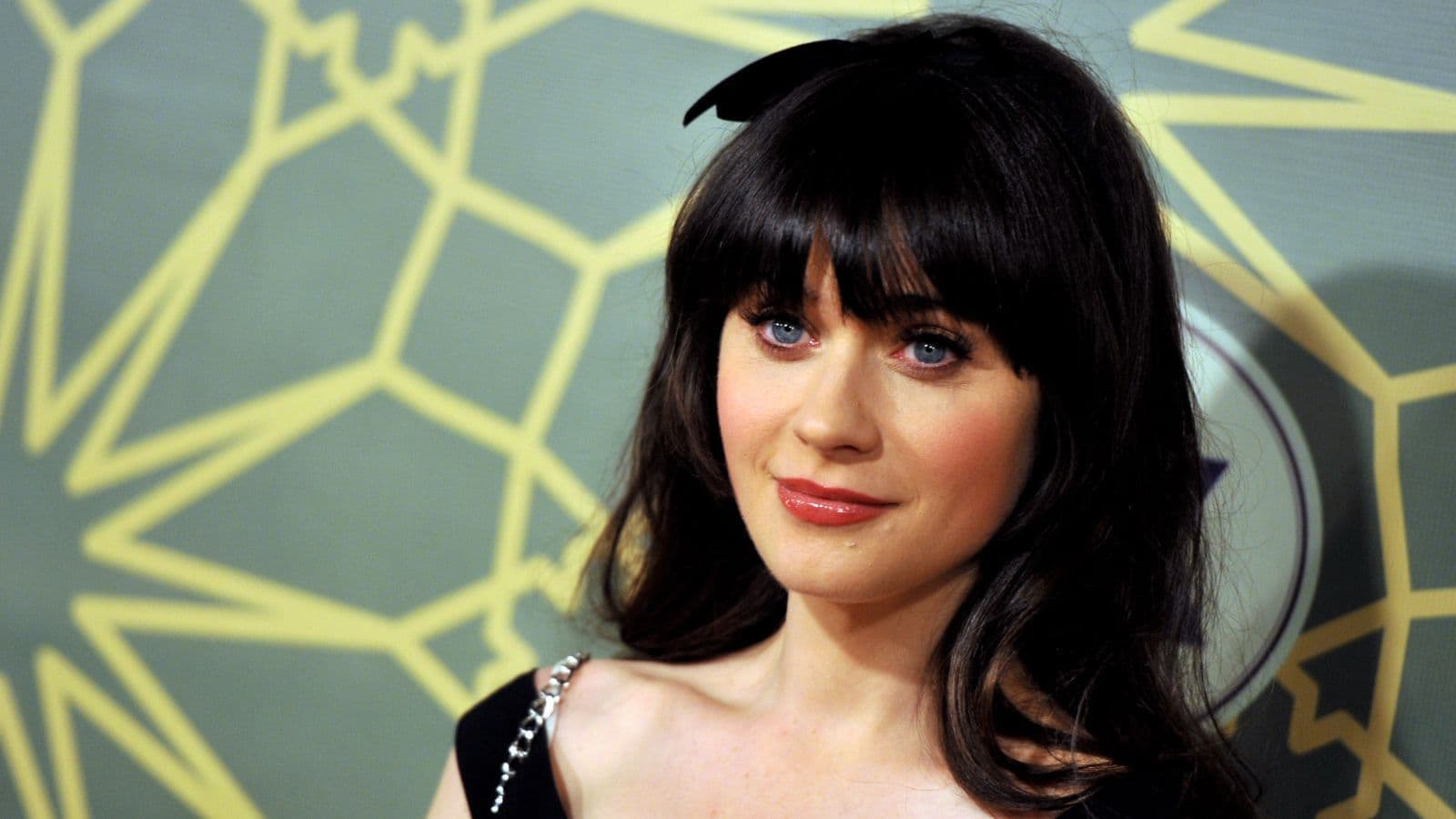 Zooey Deschanel: Энэ баярын улиралд Elf киног хоёр хүүхэдтэйгээ үзэх үү?