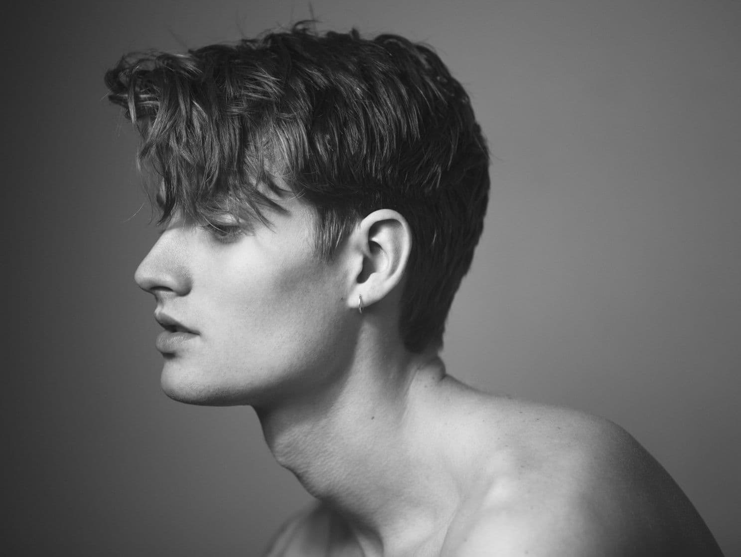 Алдар нэр үү, айдас уу? Shayne Davis-ийн эргэлзээ