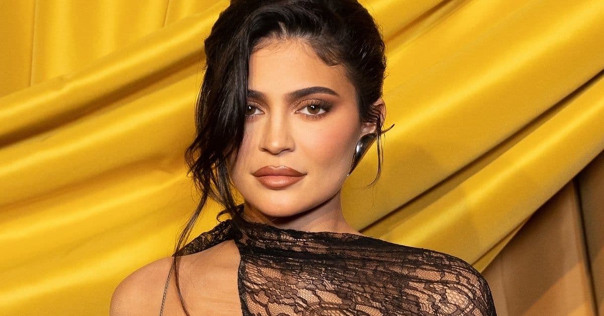 The Kardashians шинэ анги: Кайлигийн байшин сүнстэй гэдгийг гэр бүлийнхэн батлав