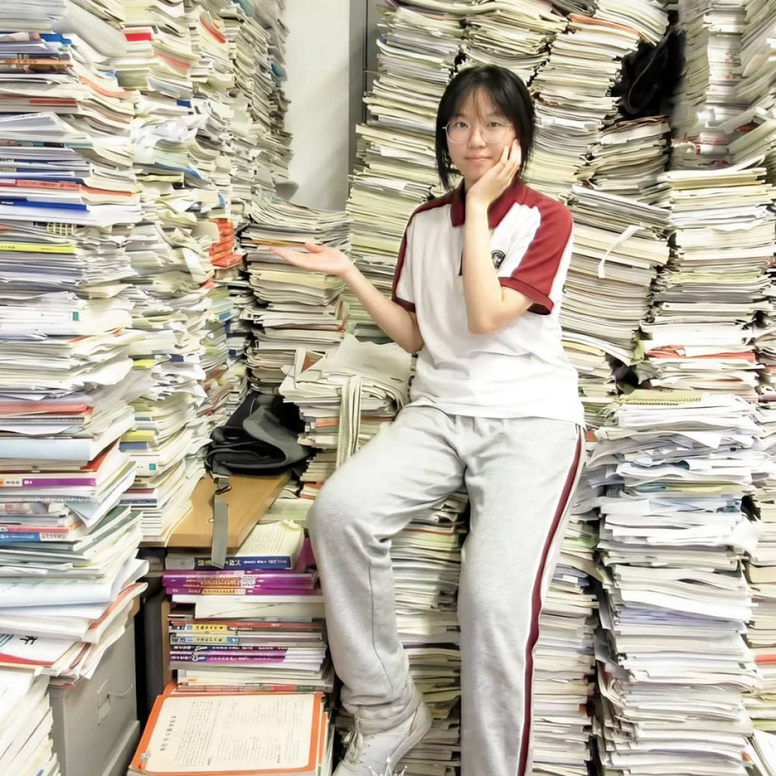 Их сургуульд элссэн Хятад оюутны сургалтын материалууд олныг гайхшруулав